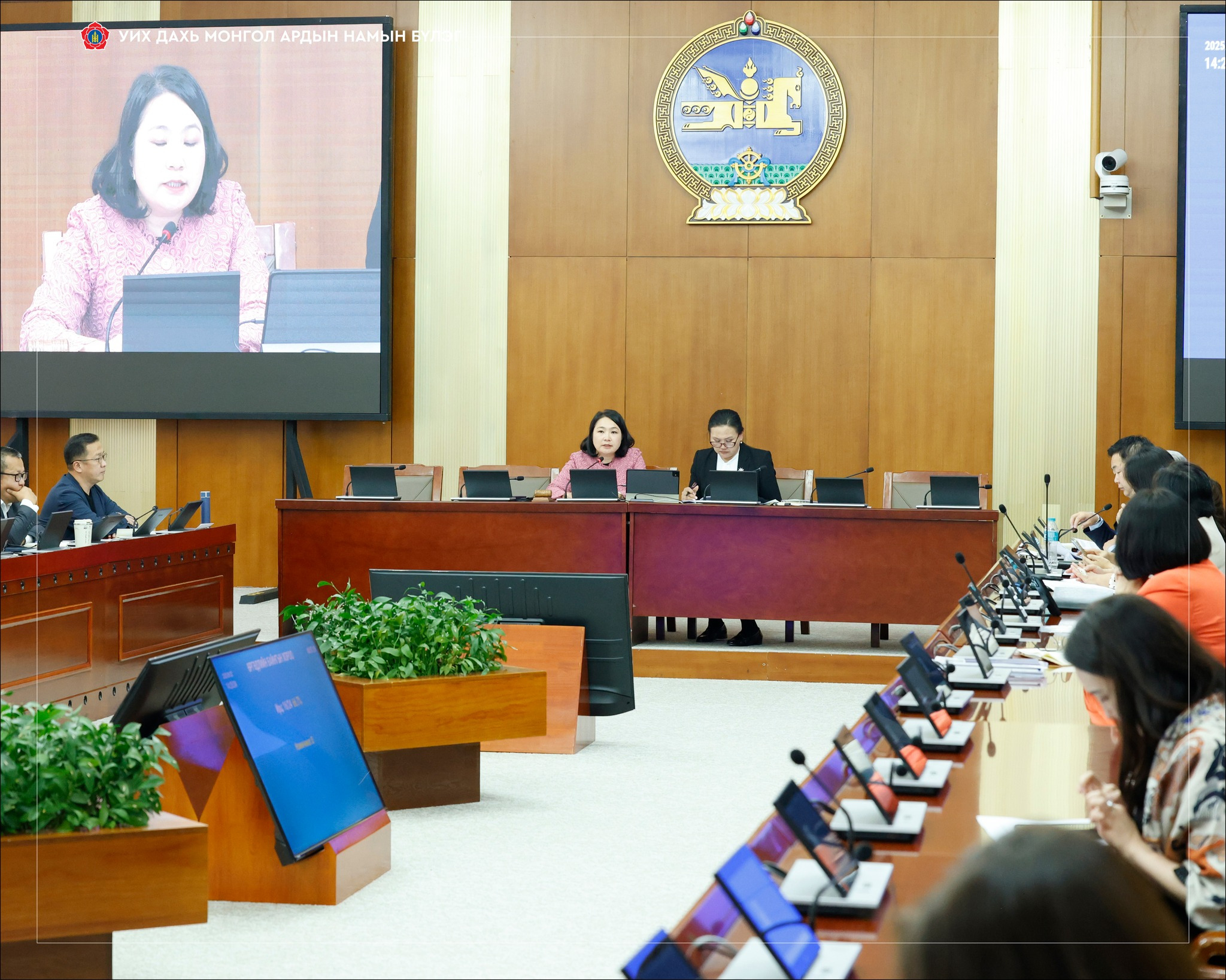 ӨБХ: ҮЛ ХӨДЛӨХИЙН 2 ХУВИЙН ТАТВАРЫГ ХҮЧИНГҮЙ БОЛГОХ АСУУДЛААР ХУУЛИЙН ТӨСӨЛ САНААЧЛАХЫГ ДЭМЖЛЭЭ